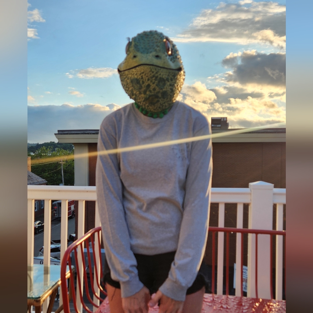 1989 World Tour Tee, very small